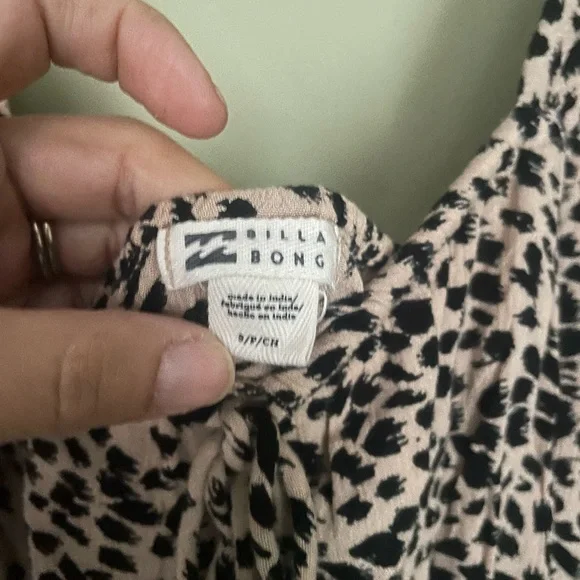 Billabong Womens Riviera Mini Dress Sz Small Tan Black Animal Print 3/4 Sleeve - Picture 3 of 6